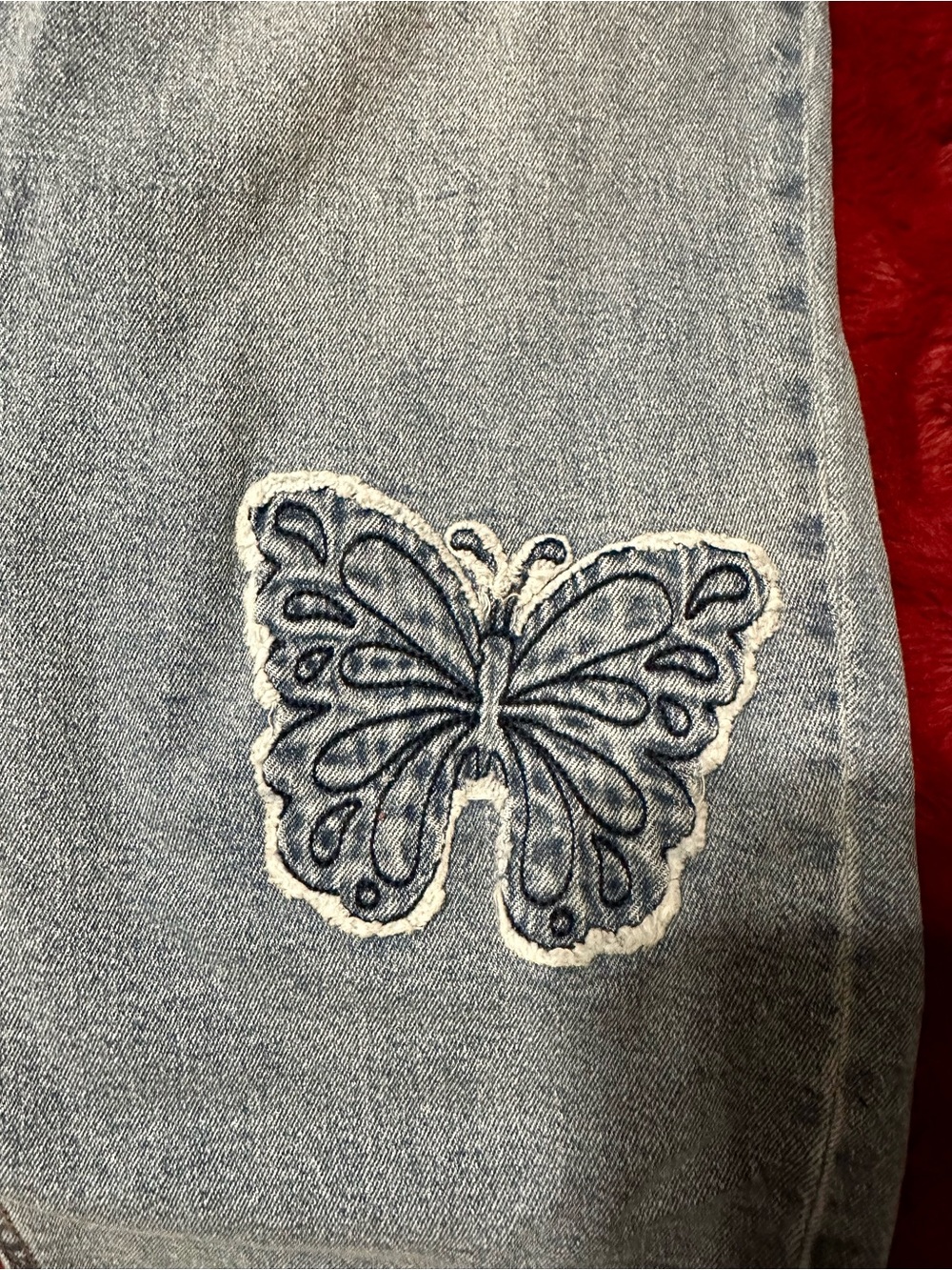 Decorative Cato Butterfly Capri Jeans - Picture 6 of 6